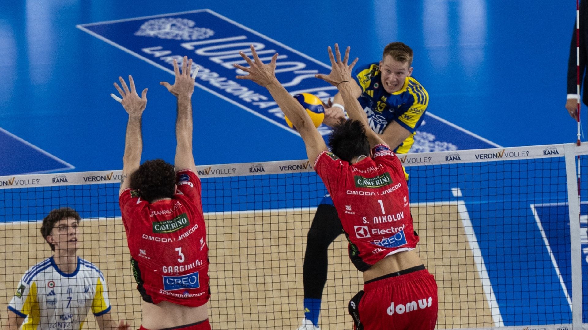 Rana Verona, un’implacabile Civitanova rovina l’esordio. La Lube si impone 0-3